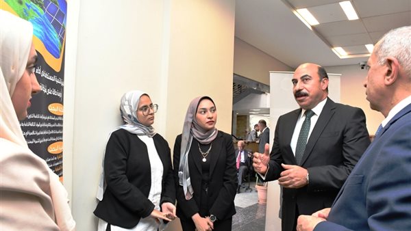 محافظ أسوان