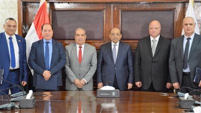 اتفاق بين التنمية المحلية والإنتاج الحربي وهيئة النقل العام بالقاهرة لشراء 70 أتوبيس كهربائي محلي الصنع