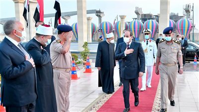 السيسي يؤدي صلاة عيد الأضحى المبارك بمسجد المشير طنطاوى