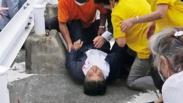 شينزو آبي بعد الهجوم