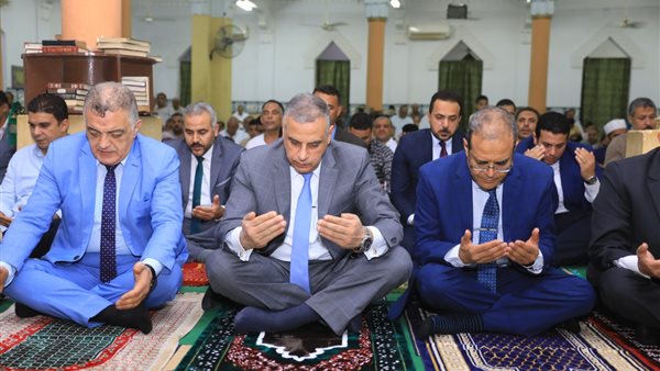 محافظ سوهاج يؤدي