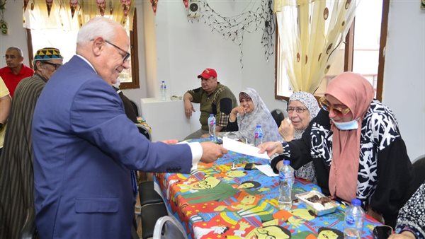 محافظ بورسعيد يزور