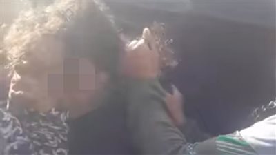 فيديو لضبط فتاتين بعد اتهامهما بخطف الأطفال في المنوفية.. ومصدر يوضح الحقيقة