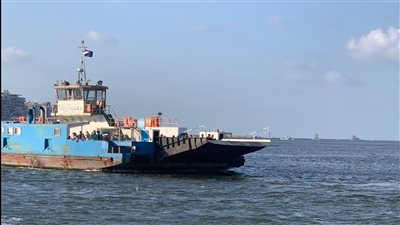 إصابة سيدتين وطفل نتيجة تصادم معدية برصيف الميناء ببورسعيد