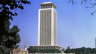 الخارجية تتدخل لإعادة 8 بحارة مصريين من سفينة غرقت بميناء سواكن بالسودان 