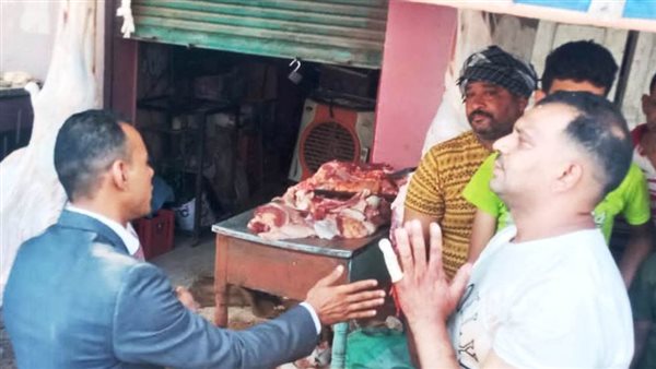 متابعة عملية ذبح