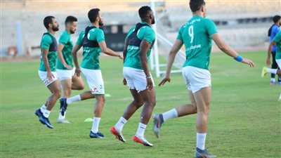 7 من لاعبي المصري السابقين يهددون بشكوى ضد النادي بسبب مستحقاتهم المالية