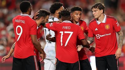 أمام أنظار صلاح.. مانشستر يونايتد يضرب ليفربول بثلاثية نظيفة في الشوط الأول