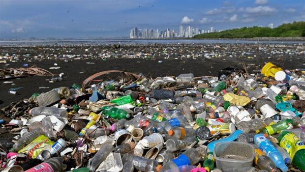 نفايات بلاستيك 