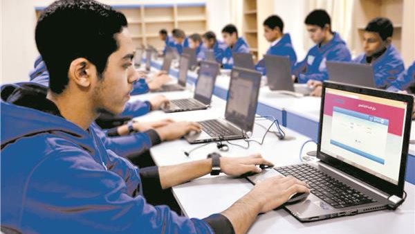 طلاب مدارس التكنولوجيا