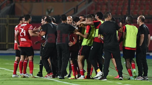 احتفال لاعبو الأهلي