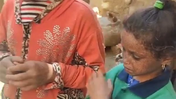 الطفلتين فاطمه وفرحه