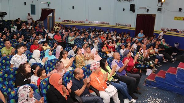 إقبال كبير على مسارح