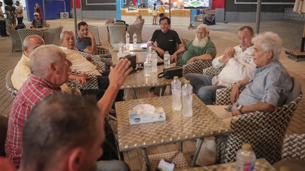 جلسة ودية تجمع محمود