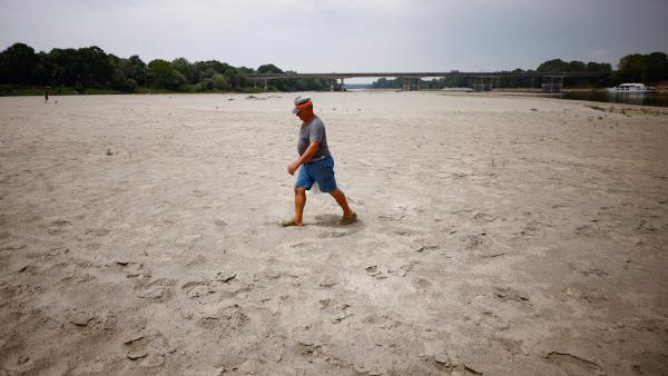 نهر بو يتعرض للجفاف