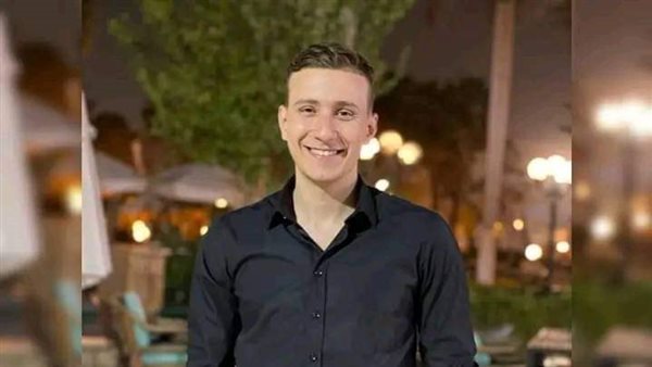 طالب طب أسنان 