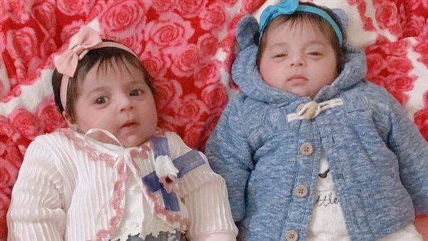 التوأمتان سارة وسيدرة