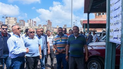 محافظ الإسكندرية يتفقد الموقف الجديد لمتابعة الالتزام بالتعريفة الجديدة