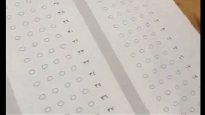 شاومينج يحتال على طلاب الثانوية العامة بنشر فيديو أثناء الإجابة على البابل شيت