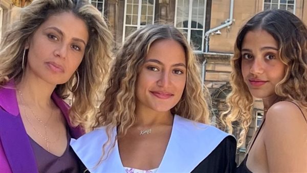 كنزي وجنا عمرو دياب