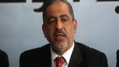 نقل أبو العلا ماضي إلى المستشفى بعد تعرضه لأزمة قلبية