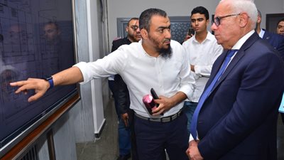 محافظ بورسعيد يتفقد المنطقة الصناعية: نستهدف خلق فرص عمل جديدة | صور 