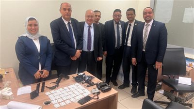 ضبط راكب بجمارك مطار القاهرة الدولي بحوزته طبنجة وطائرات ونظارات تصوير وشرائط ترامادول وبذور ماريجوانا | صور