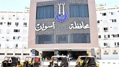 محافظ أسوان: الإيقاف 6 أشهر لـ 4 مركبات توك توك خالفت خطوط السير