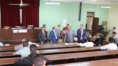 رئيس جامعة الأزهر يتفقد لجان امتحانات الدراسات العليا بقطاع اللغة العربية