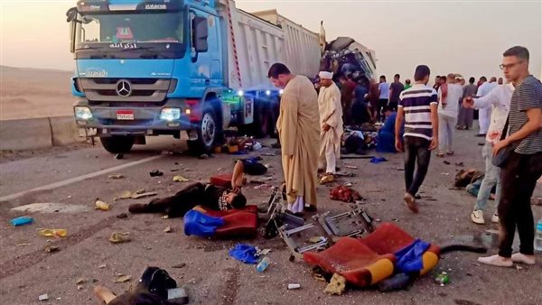 تناثر حقائب ومتعلقات