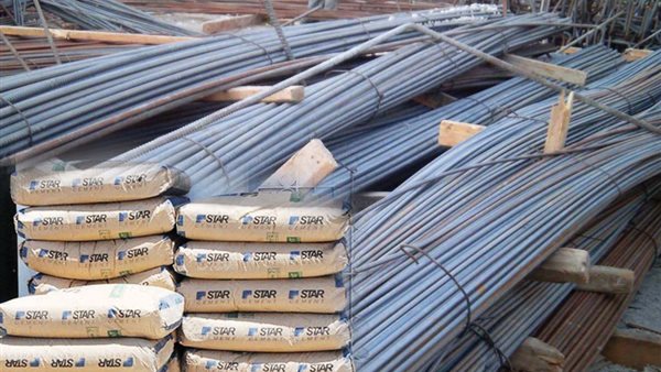 مواد بناء صورة أرشيفية