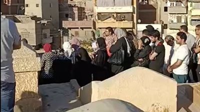 العشرات يشاركون بجنازة طبيبة تخدير توفيت أثناء عملها بمعهد أورام دمنهور | بث مباشر 