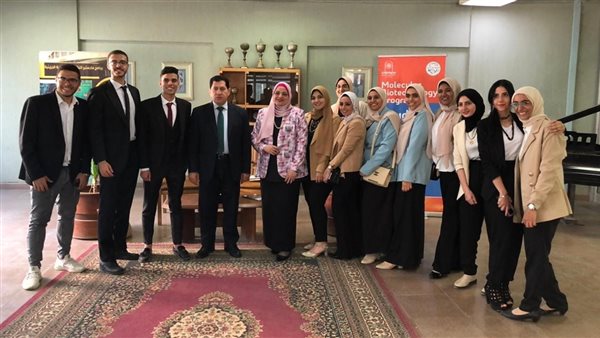 طلاب قسم الجيولوجيا