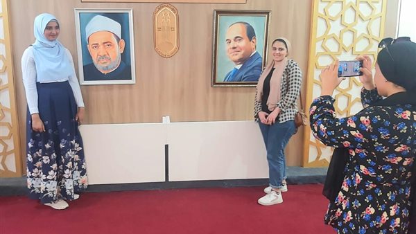 رواد مكتبة الإسكندرية