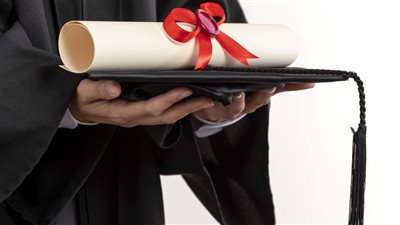 تصل لـ 500 دولار.. صفحات تحتال على الطلاب لبيع شهادات الآيلتس دون اختبارات