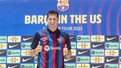 تقارير: برشلونة يحدد موعد تقديم ليفاندوفسكي في كامب نو