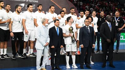 عقب إصابة وزير الرياضة بـ كورونا.. منتخب اليد يكشف الحالة الصحية للاعبين 