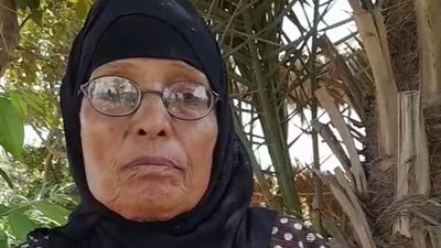 من ربة منزل لـ نجمة على مواقع التواصل الاجتماعي.. الحاجة نبيلة: بحب الغناء لأني من أسرة فنية | بث مباشر 