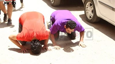 بالسجود والدعوات.. طلاب الثانوية العامة يحتفلون بانتهاء ماراثون الامتحانات