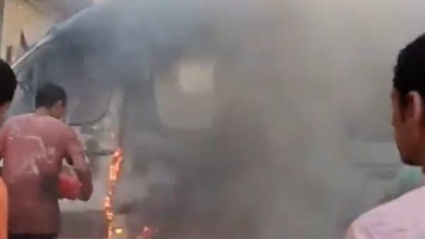 جانب من الحريق