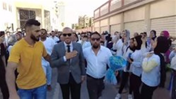  المعلم صاحب الموكب