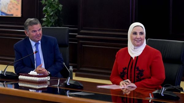وزيرة التضامن ووزير