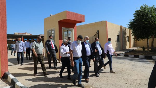 وزير الزراعة خلال