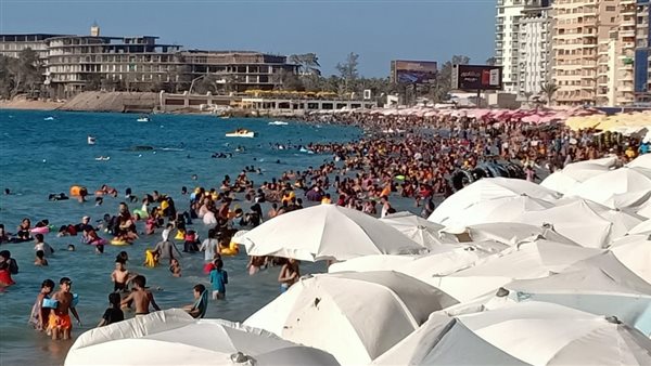 إقبال كبير على شواطئ