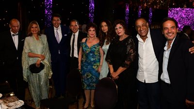 حضور حمو بيكا ويسرا ورقص فيفي عبده.. كيف ظهر نجوم الفن في حفل زفاف ابنة شقيق عادل إمام؟