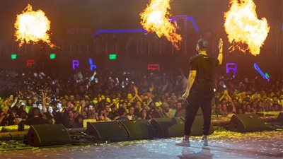 بعد عودته من الرياض.. محمد حماقي يتابع ترتيبات حفله بالعلمين الجديدة الليلة