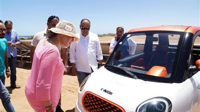 وزيرة البيئة: مشروع للسيارات الكهربائية والدراجات المائية بمحمية نبق في شرم الشيخ | صور 