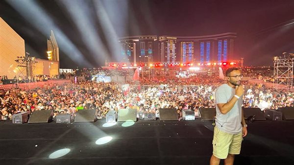 استعدادات حفل تامر