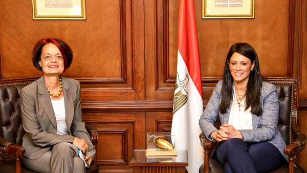  وزيرة التعاون الدولي