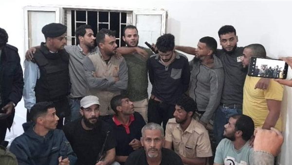 القبض على مصري أطلق